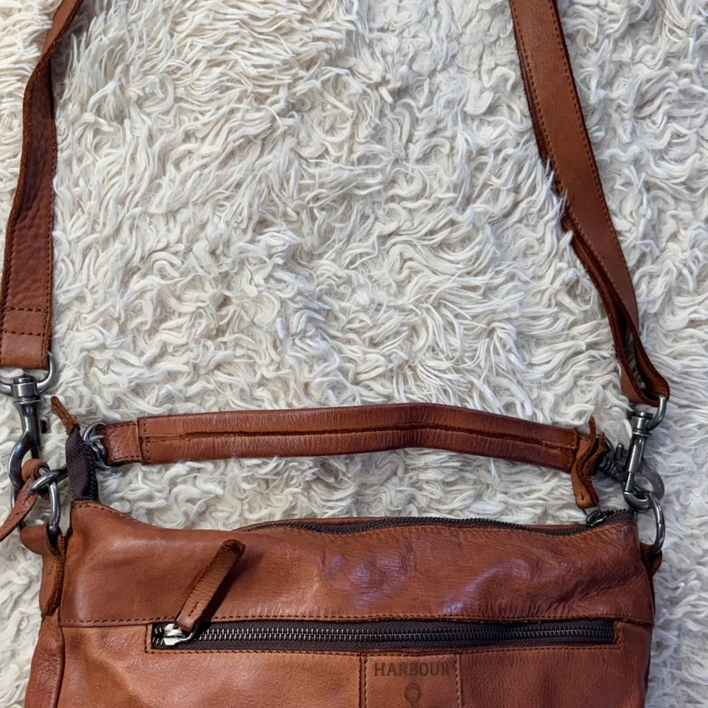 Harbour 2nd leather shoulder and crossbody bag - Picture 4 of 15